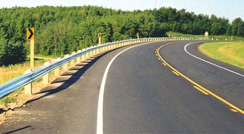 Defensas Metálicas de Dos Crestas para Autopistas